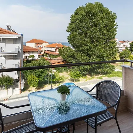 Makris Luxury شقة فندقية 4*