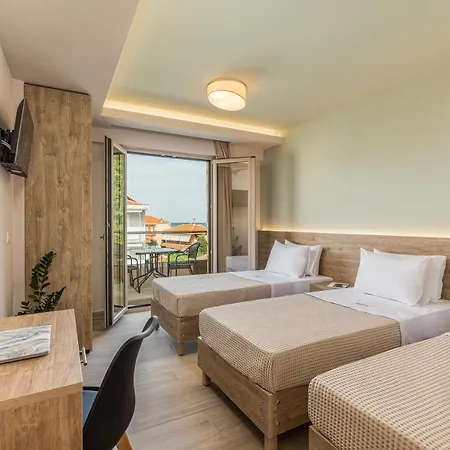 Makris Luxury شقة فندقية 4*