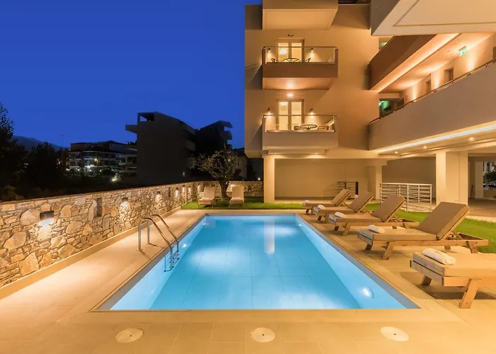 Makris Luxury מלון דירות 4*
