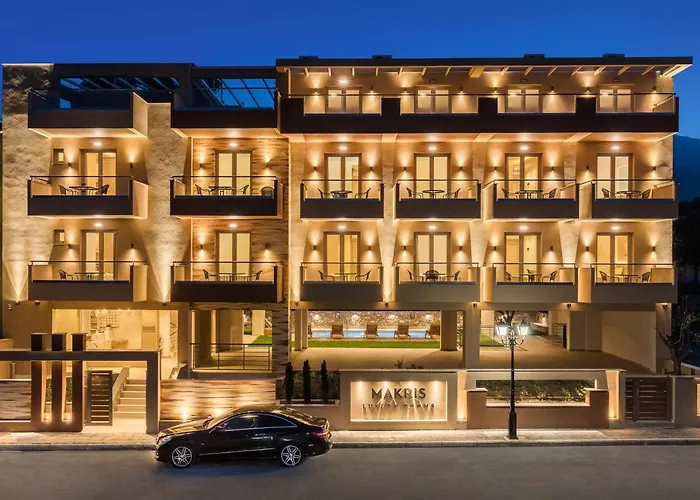 Makris Luxury מלון דירות 4*