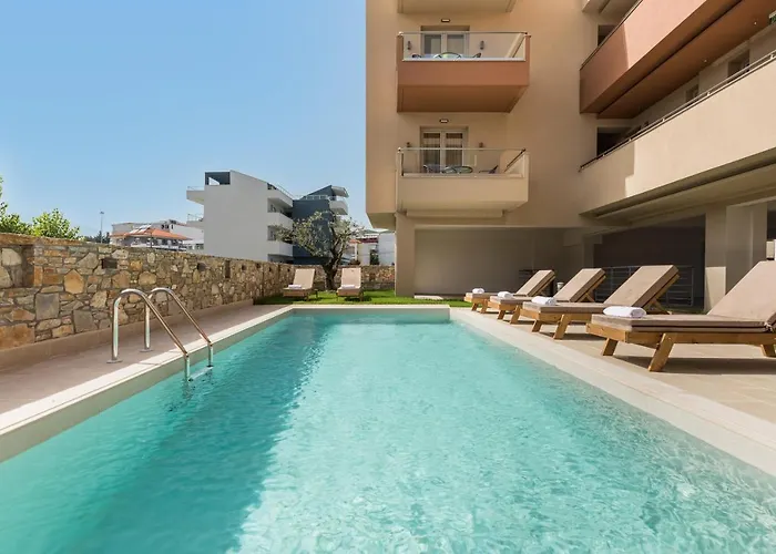 מלון דירות Makris Luxury 4*
