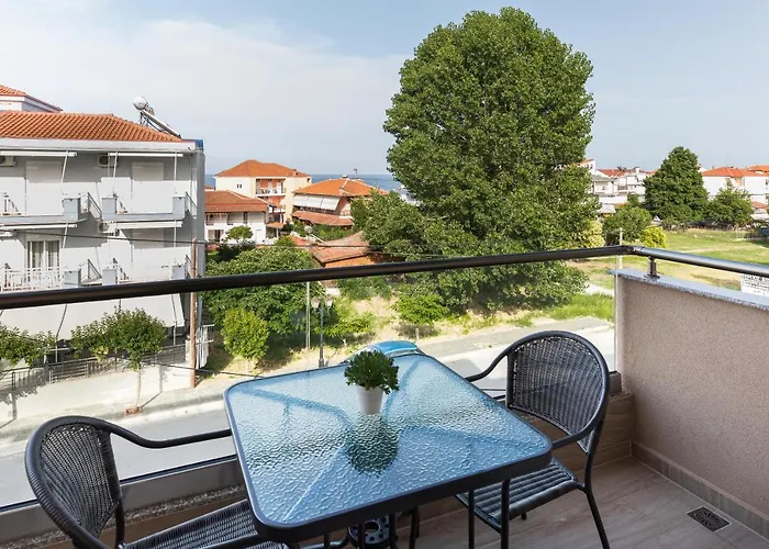 Makris Luxury מלון דירות 4*