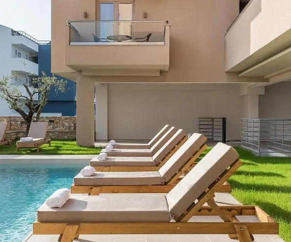 מלון דירות Makris Luxury 4*