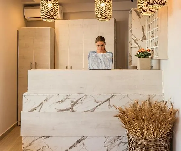 Makris Luxury