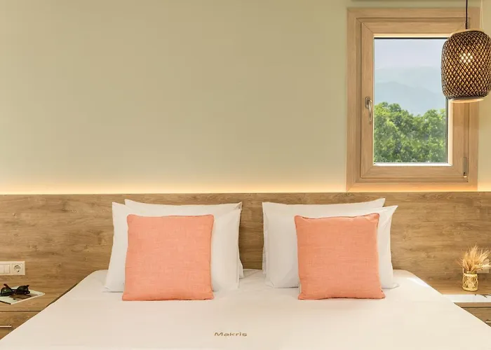 Makris Luxury מלון דירות