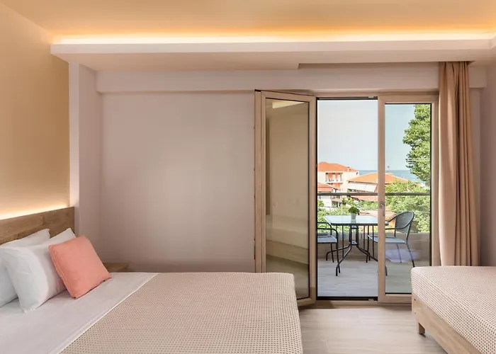 Makris Luxury לפטוקריה