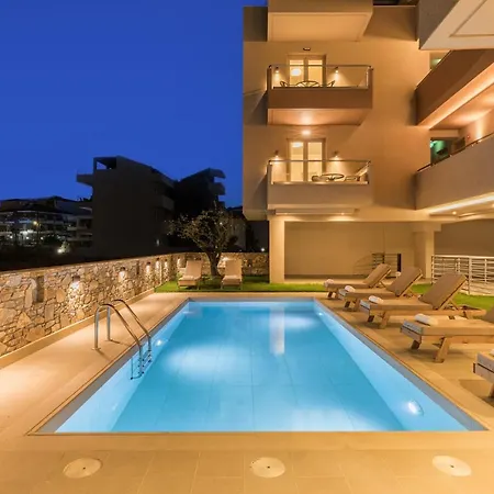 Makris Luxury شقة فندقية 4*