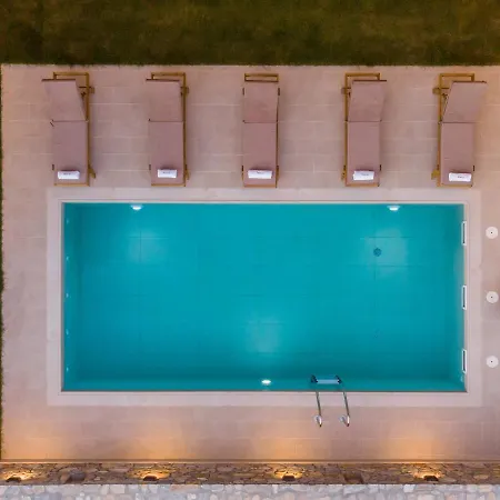 Makris Luxury