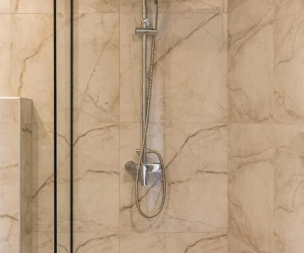 Makris Luxury